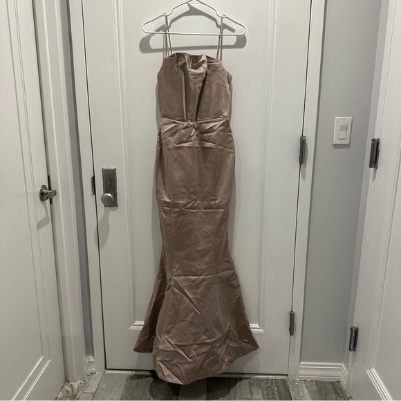 HOUSE OF CB 'Violette' Blush Satin Fishtail Gown - Picture 12 of 15